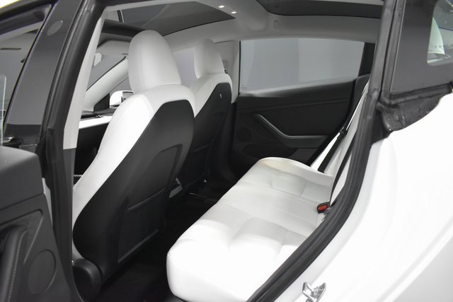 Used 2023 Tesla Model 3 Performance image 29