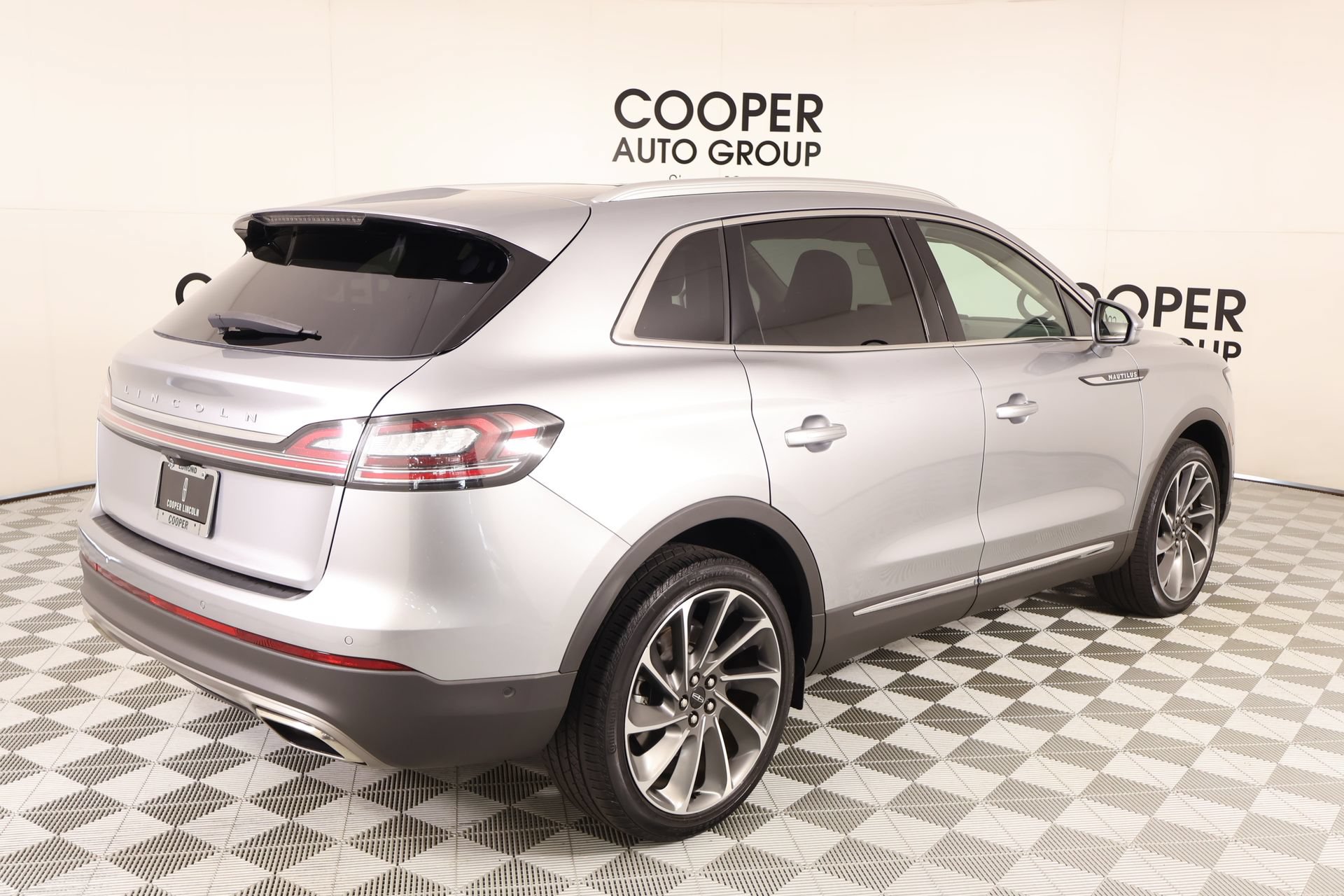 Used 2023 Lincoln Nautilus Reserve w/ Equipment Group 202A AWD/4WD image 21