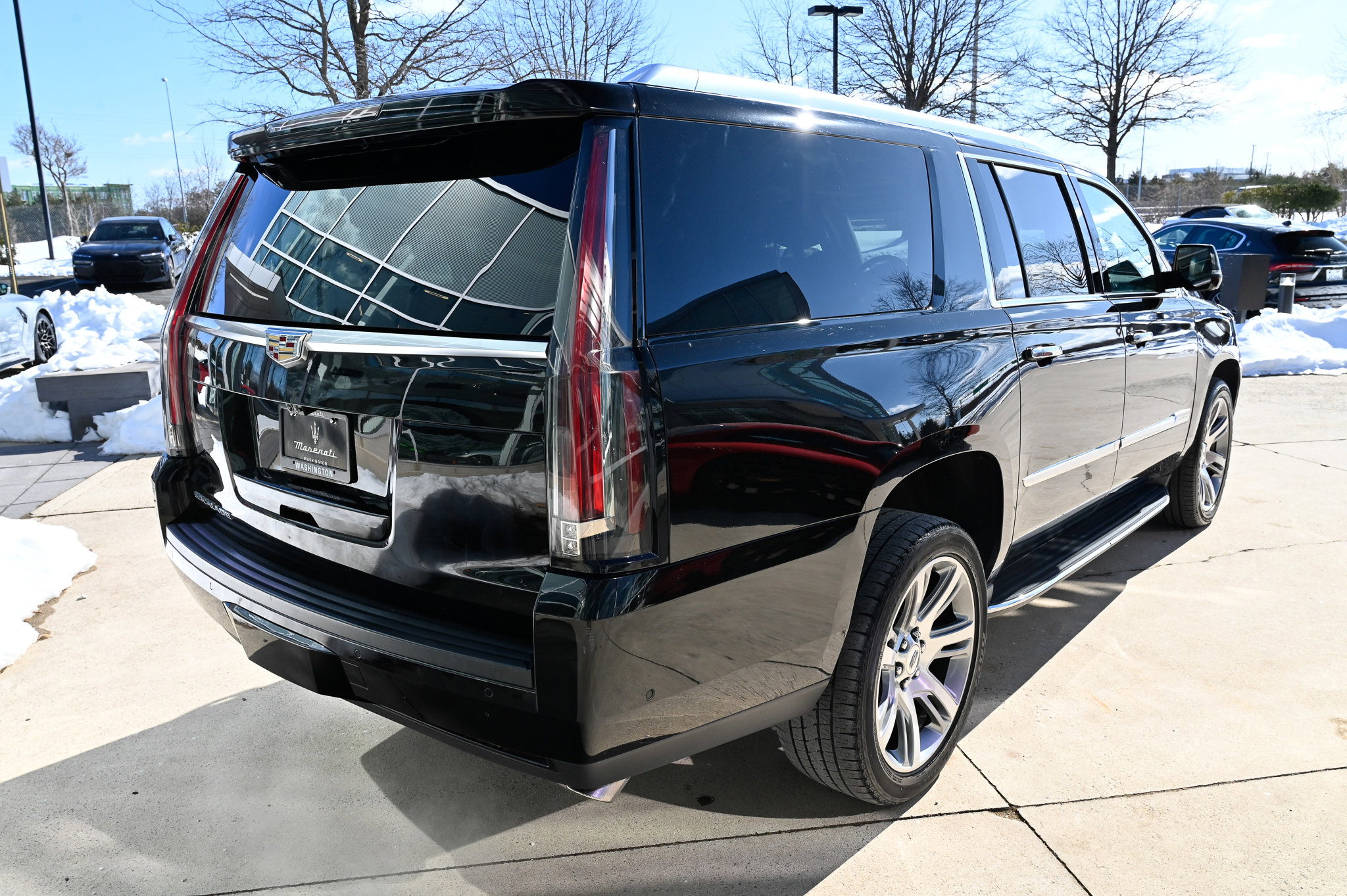 Used 2017 Cadillac Escalade ESV Luxury image 5