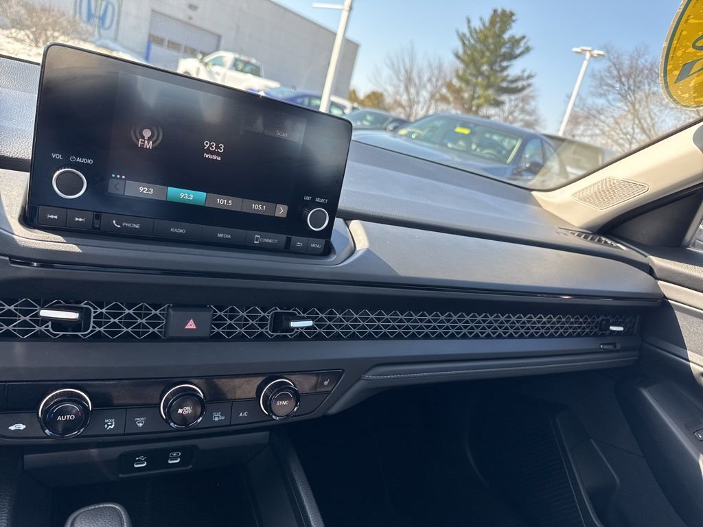 Used 2025 Honda Accord SE image 24