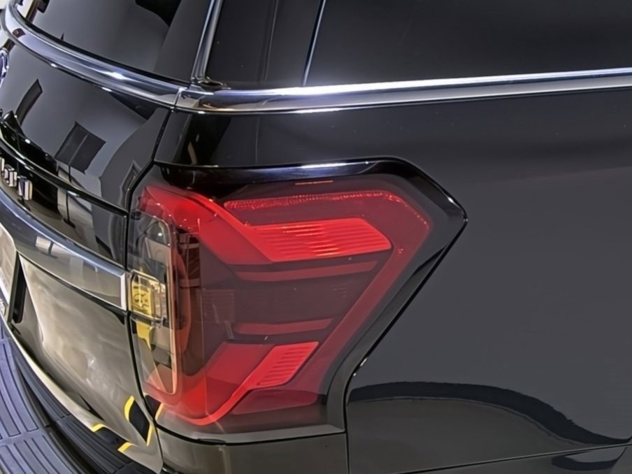 Used 2022 Ford Expedition Platinum image 13