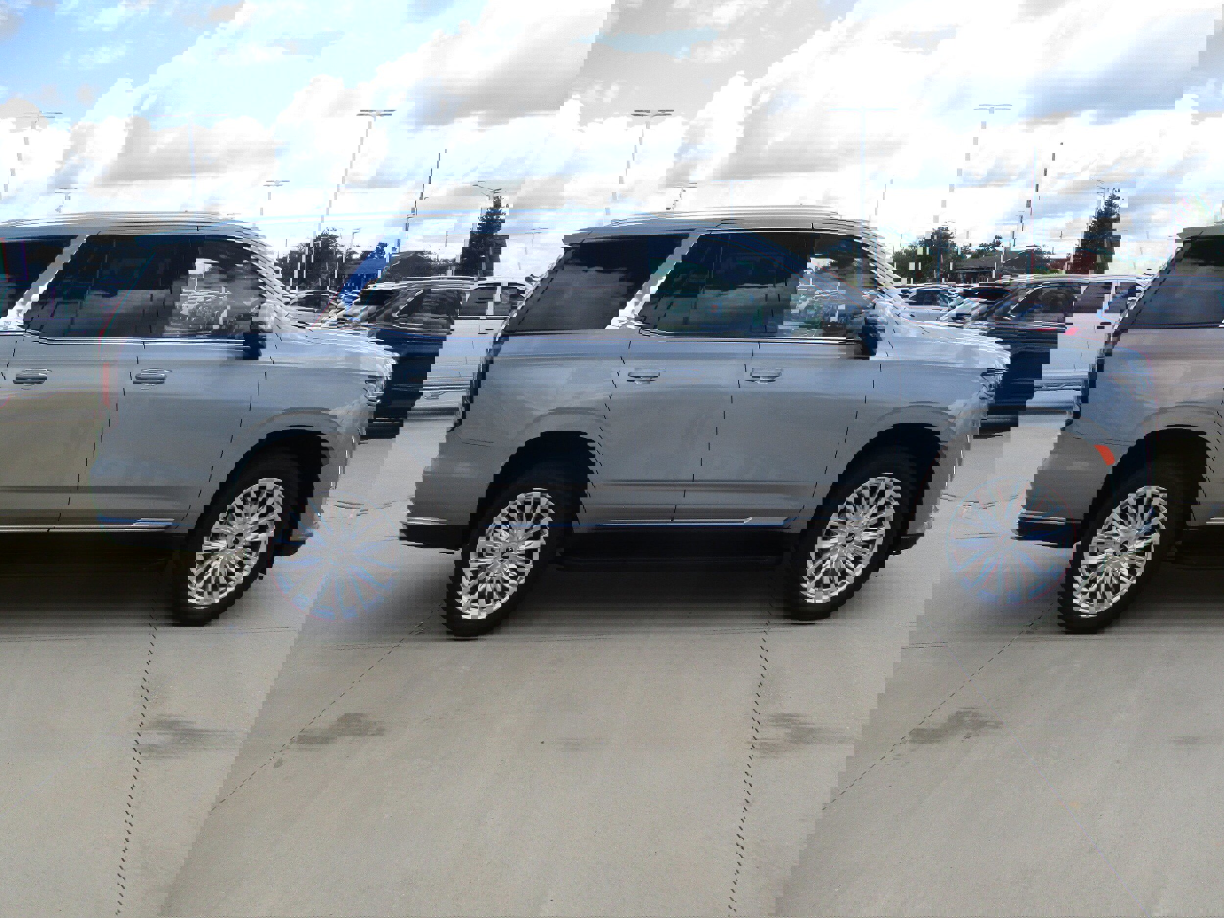 Used 2024 Cadillac Escalade Luxury image 7