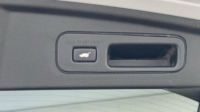 Used 2023 Acura MDX A-Spec image 52