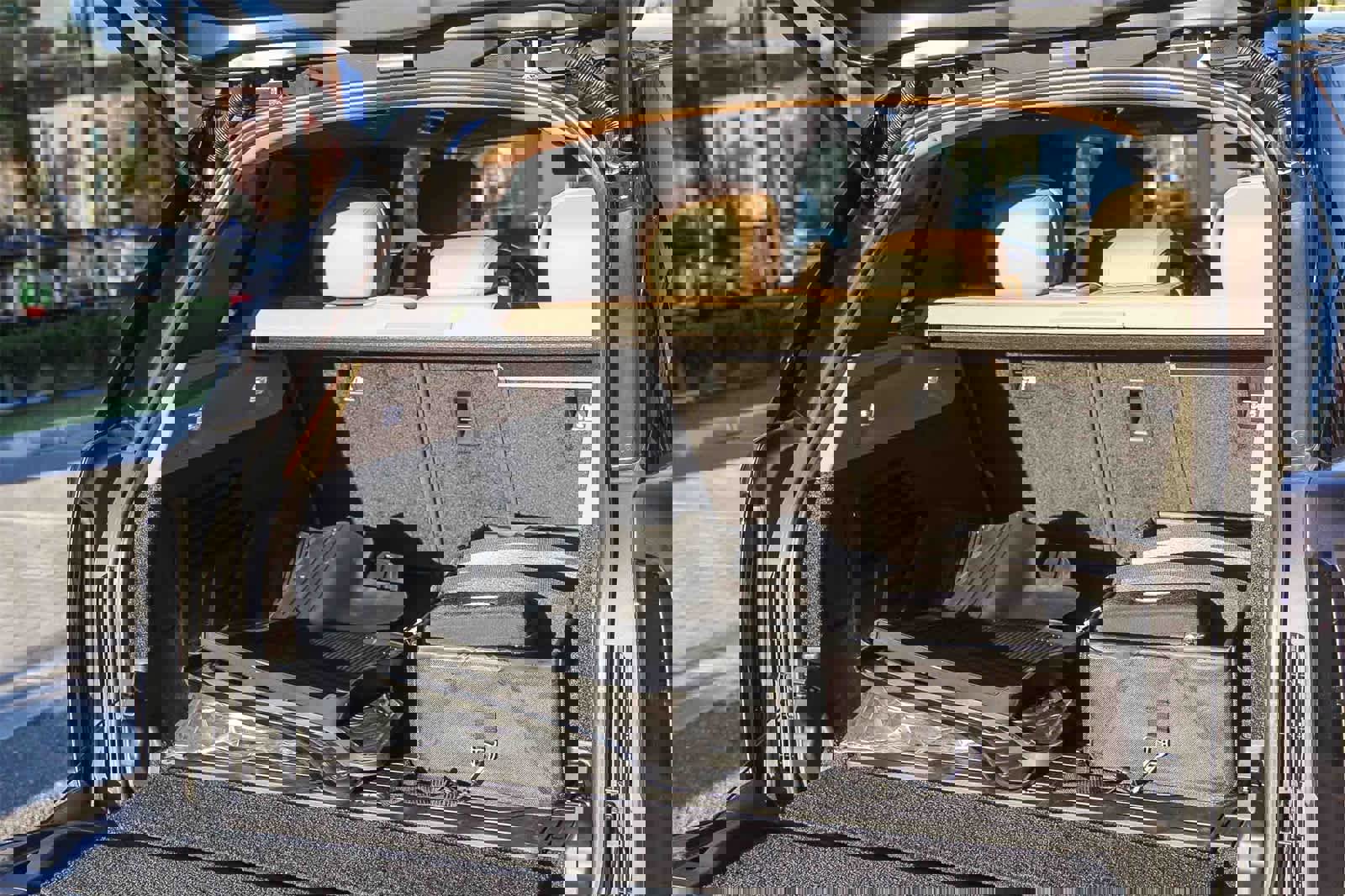 New 2025 Land Rover Range Rover SE image 17