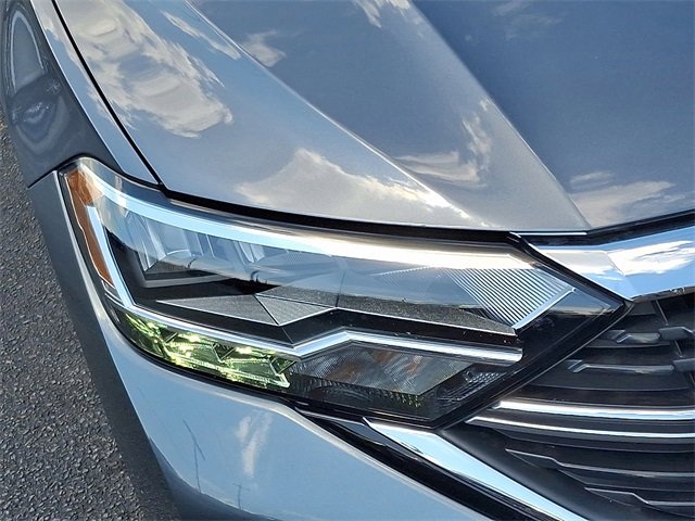 Used 2024 Volkswagen Jetta SE image 9