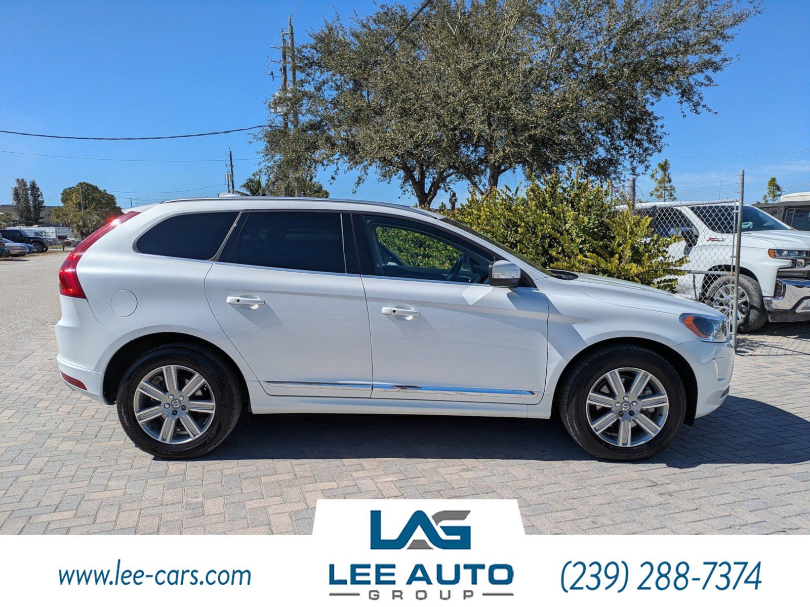 Used 2017 Volvo XC60 T5 Inscription w/ Advanced Package image 2