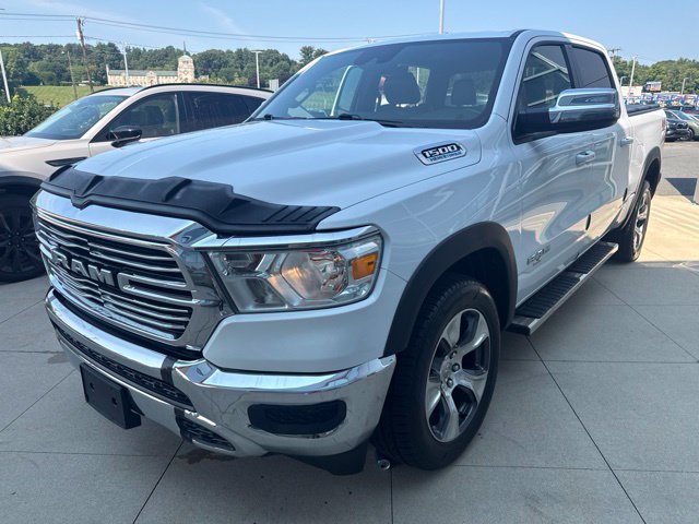 Used 2024 RAM 1500 Laramie AWD/4WD image 3
