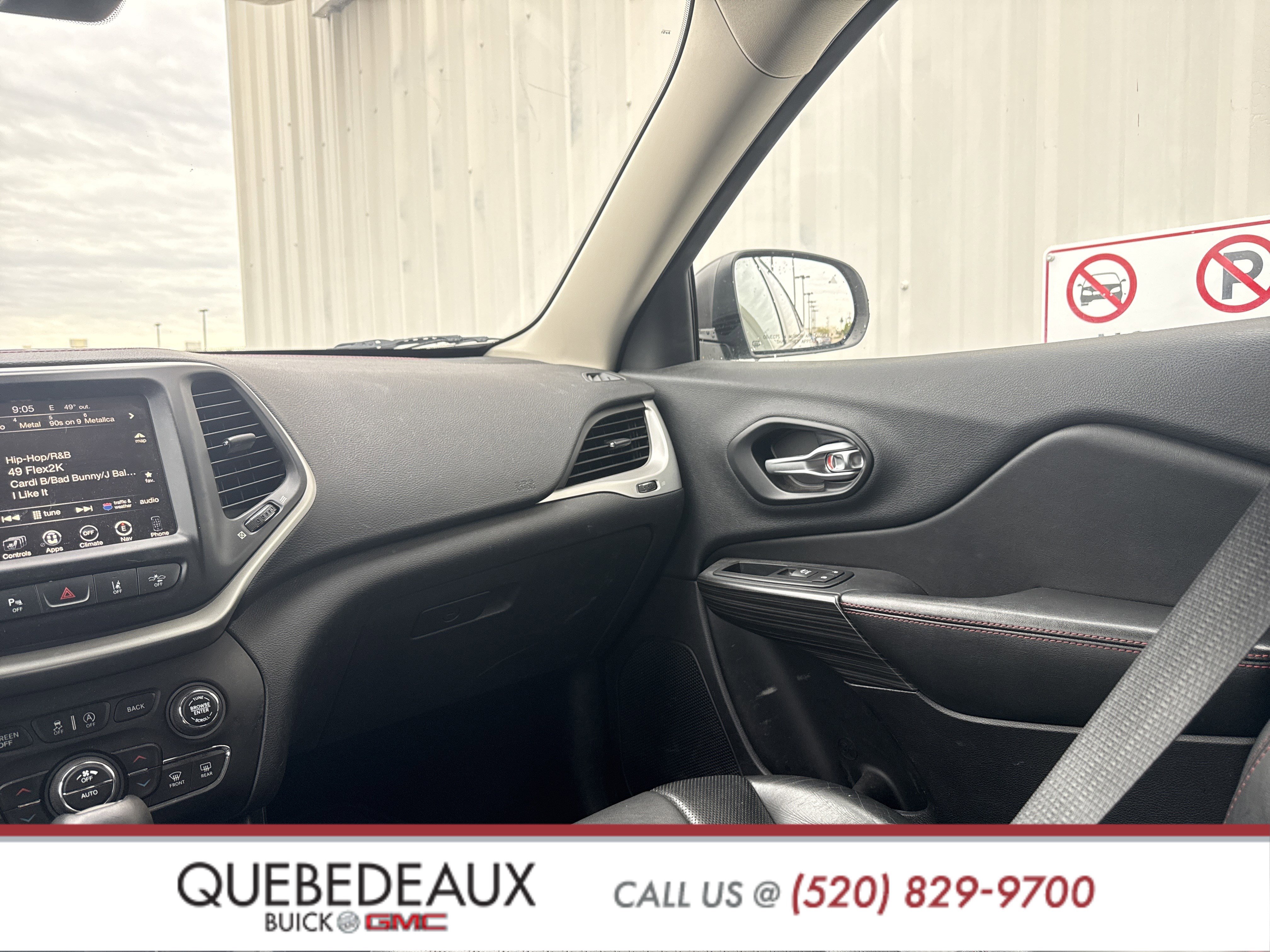 Used 2016 Jeep Cherokee Trailhawk w/ Comfort/Convenience Group image 21