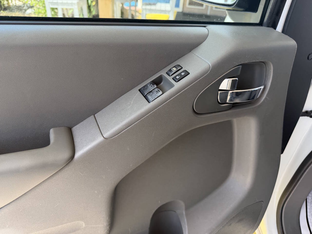 Used 2021 Nissan Frontier S RWD image 9