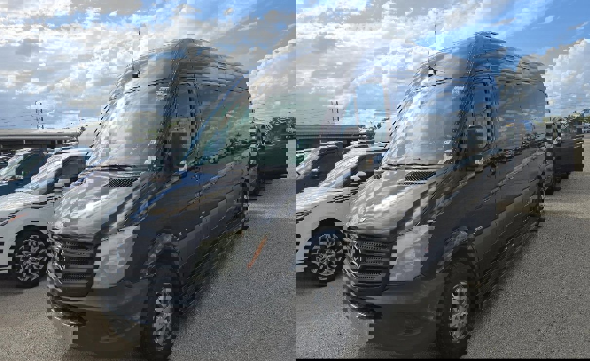 Used 2014 Mercedes-Benz Sprinter 2500 image 1