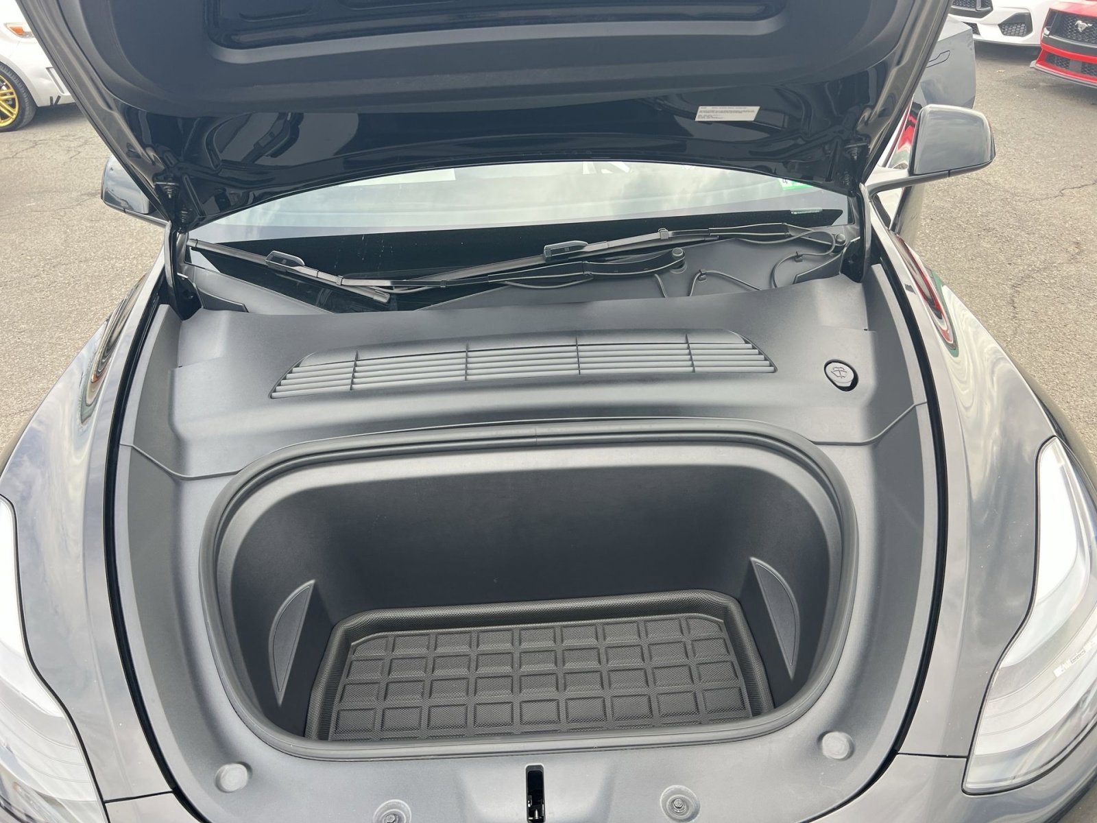 Used 2024 Tesla Model Y Performance image 28