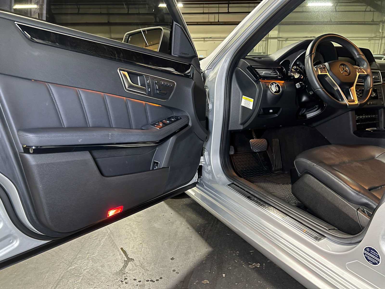 Used 2012 Mercedes-Benz E 350 4MATIC Sedan image 21