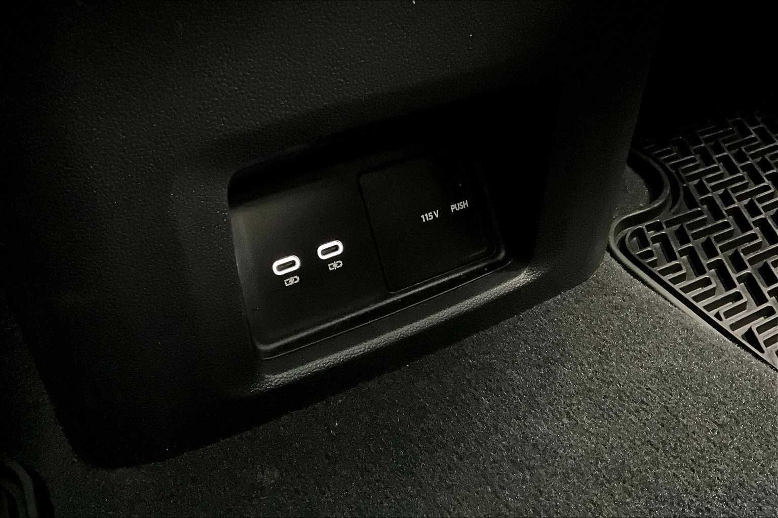 Used 2025 Volkswagen Atlas Cross Sport SEL image 36