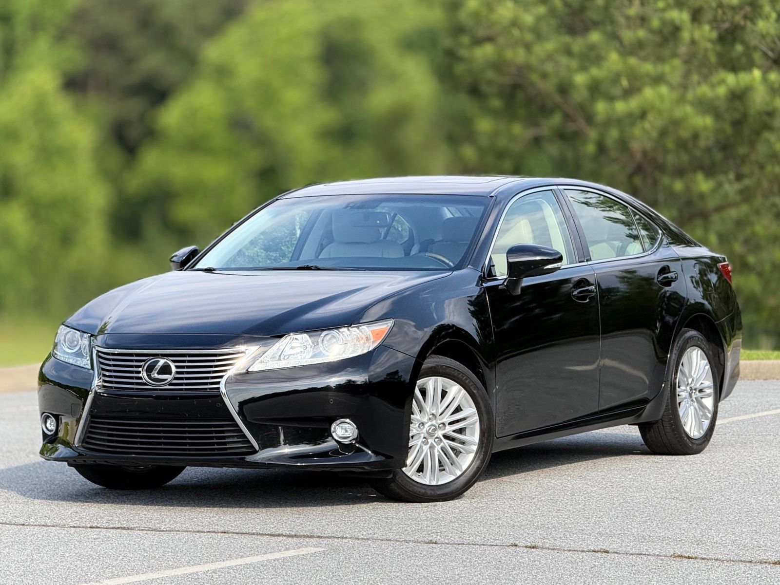 Used 2014 Lexus ES 350 w/ Luxury Package FWD image 8
