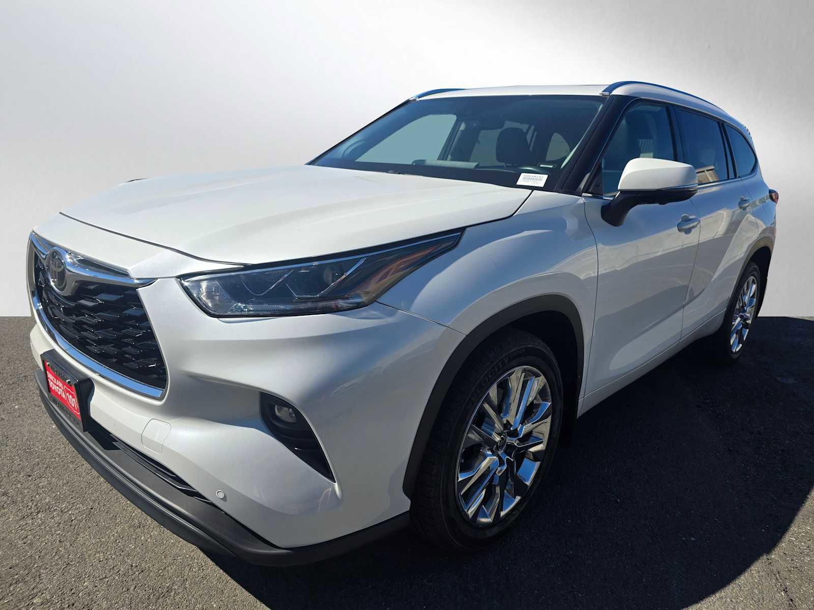 Used 2023 Toyota Highlander Limited image 7