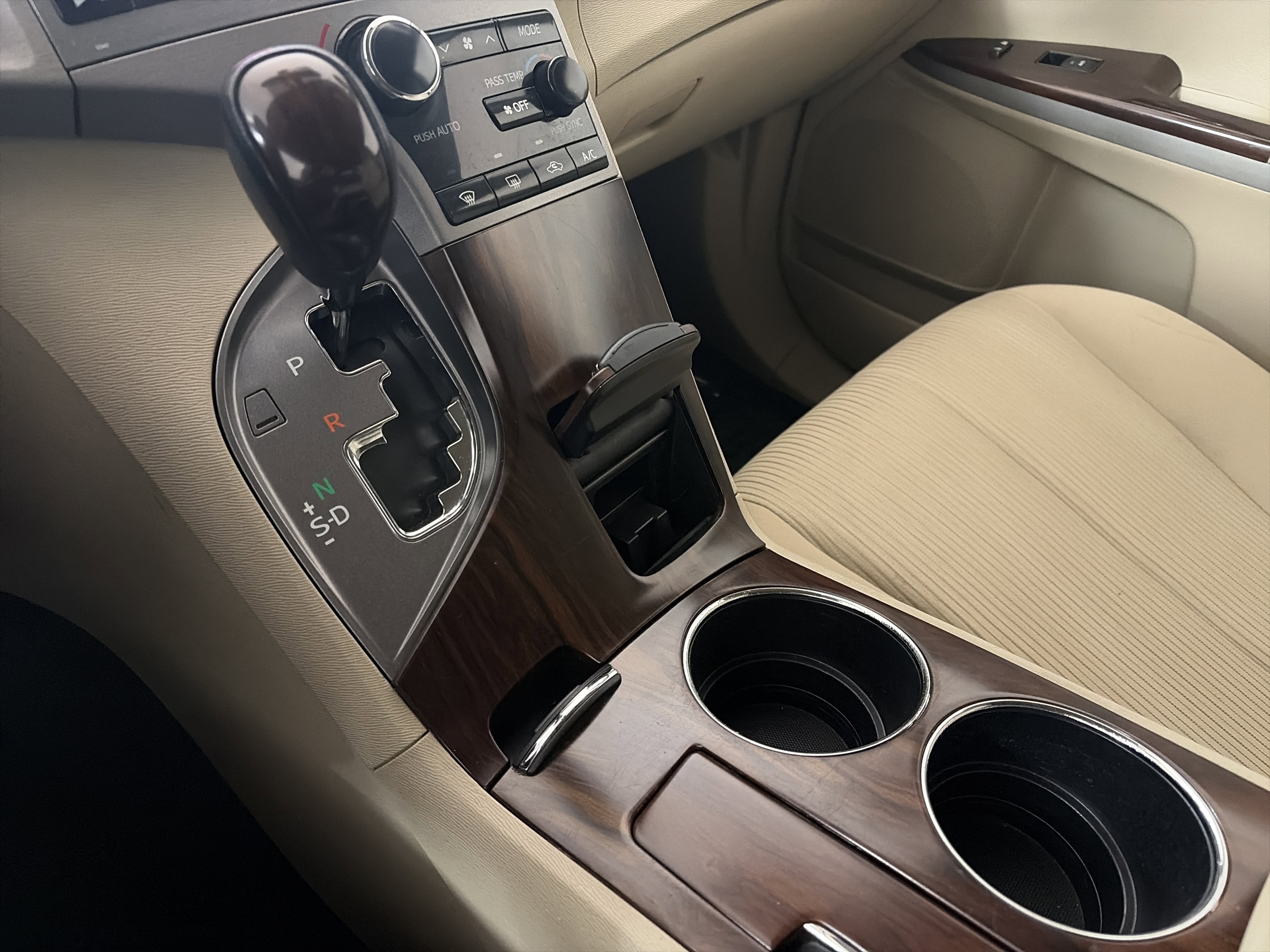 Used 2013 Toyota Venza LE image 23