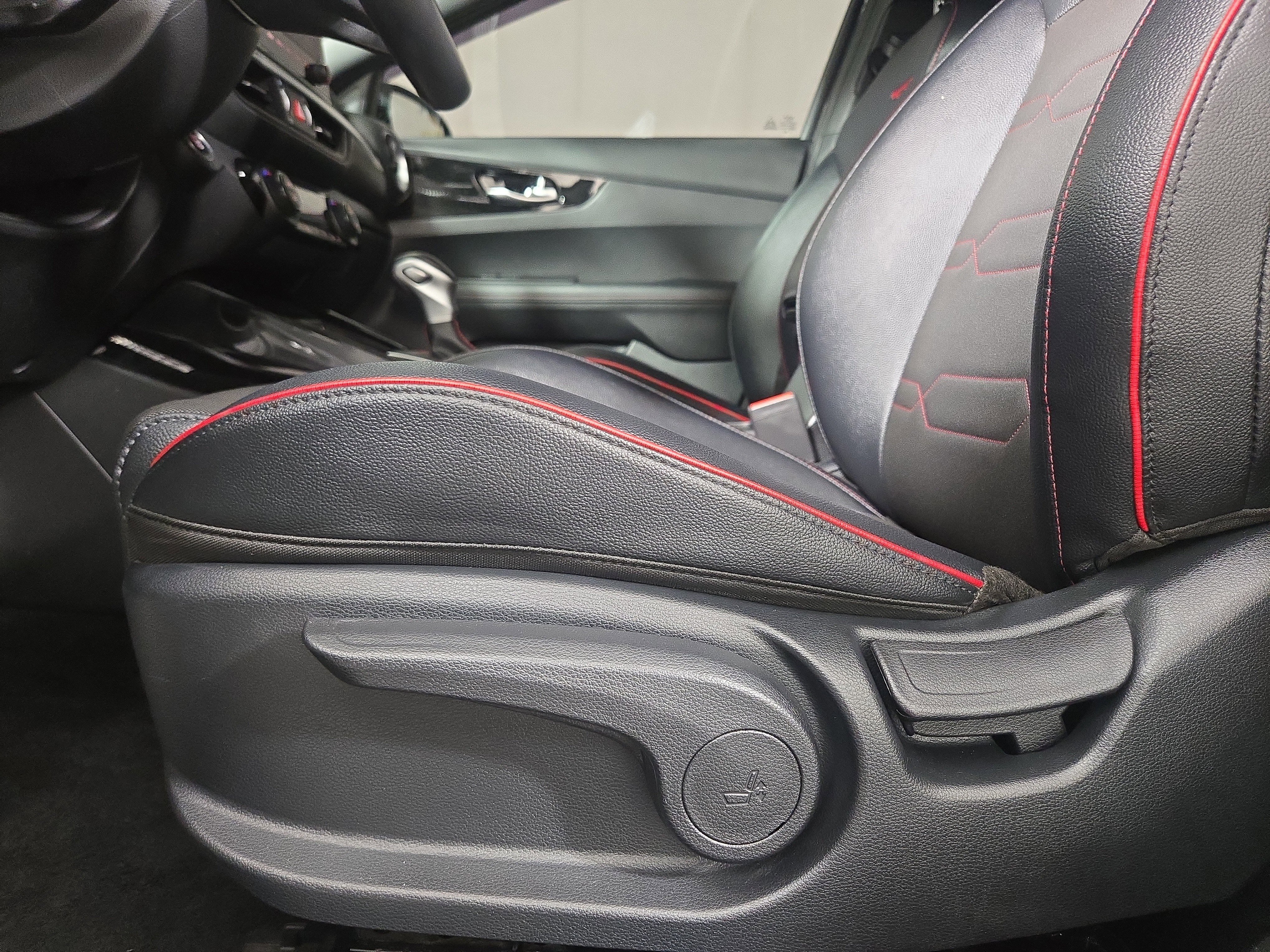 Used 2024 Kia Forte GT image 29