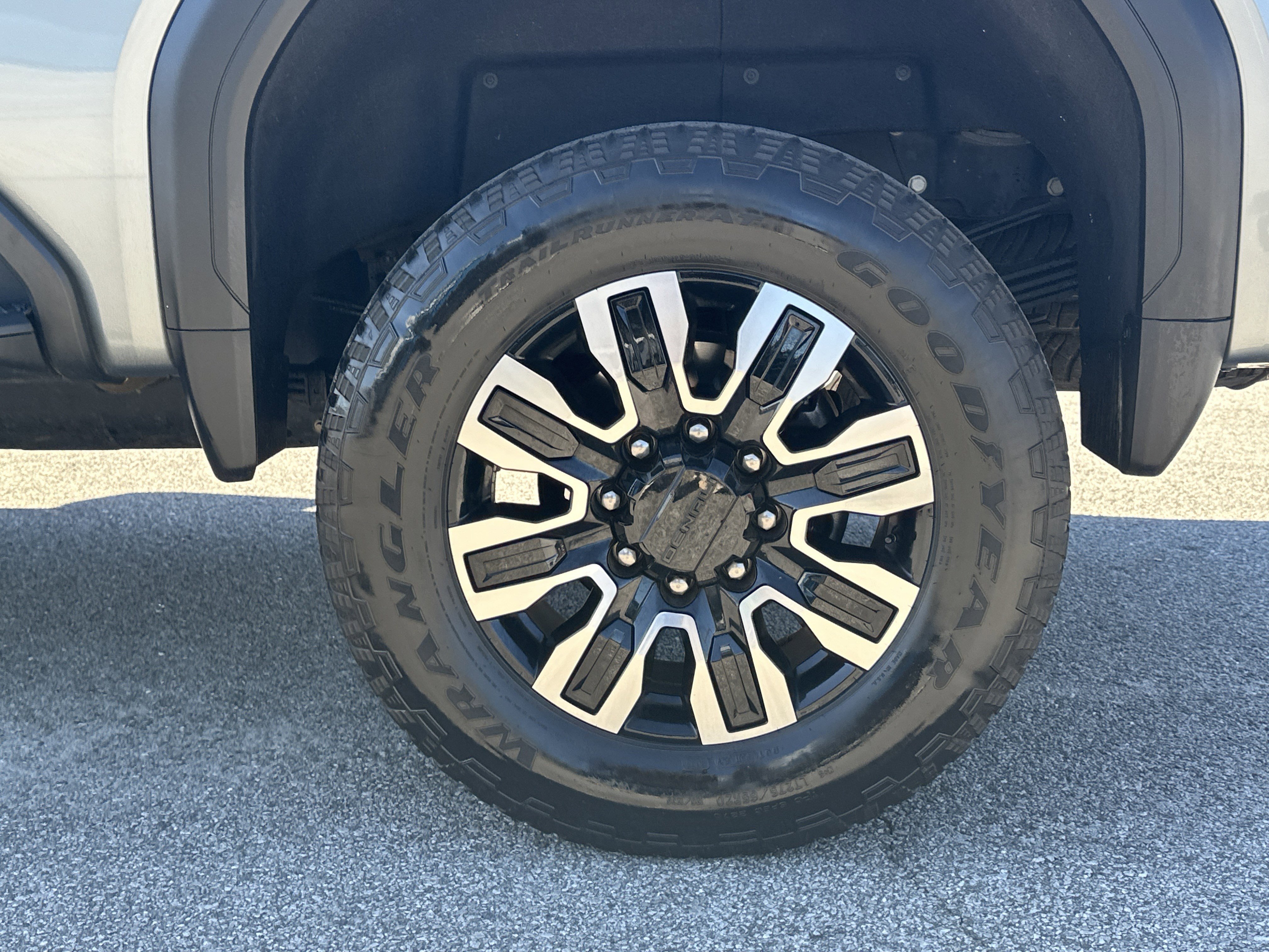 Used 2024 GMC Sierra 3500 Denali Ultimate image 16