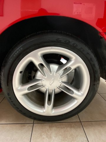 Used 2004 Chevrolet SSR w/ Preferred Equipment Group RWD image 25