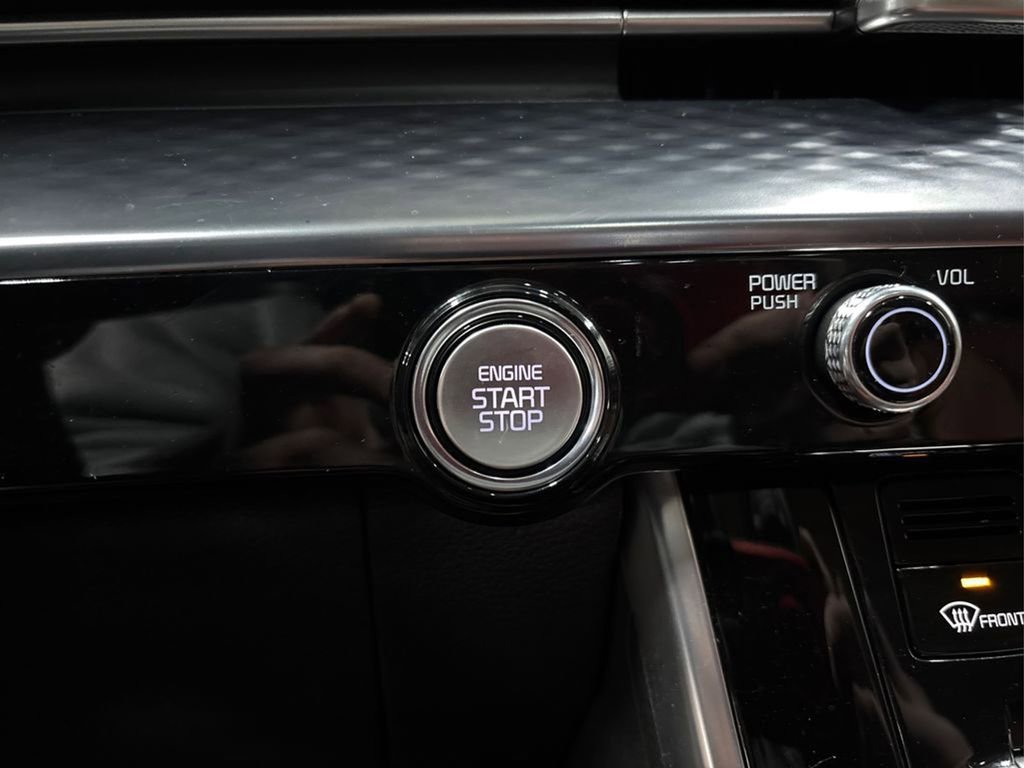 Used 2024 Kia Carnival SX Prestige image 36