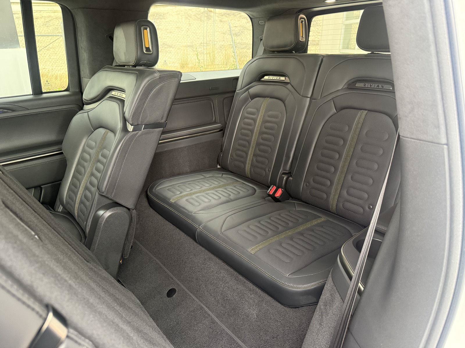 Used 2023 Rivian R1S Adventure AWD/4WD image 17