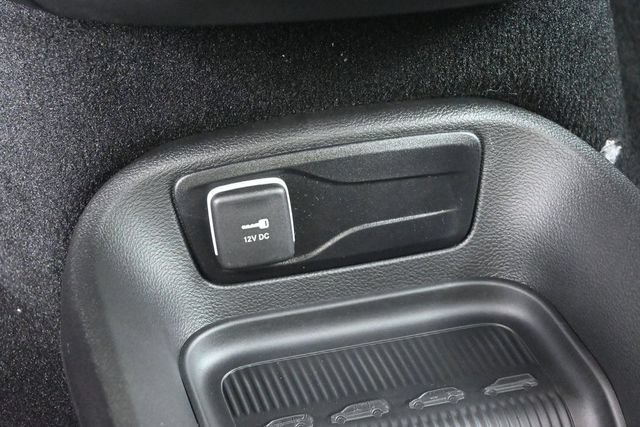 New 2027 Chrysler Pacifica Select AWD/4WD image 20