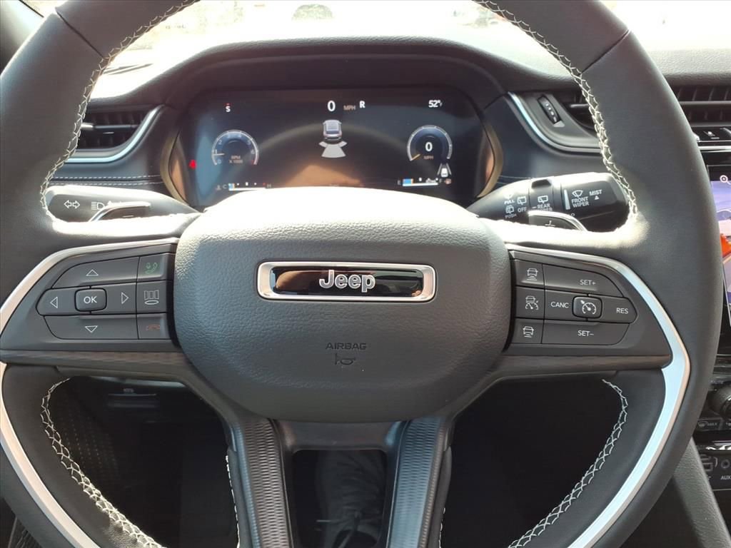 New 2025 Jeep Grand Cherokee L Laredo image 25