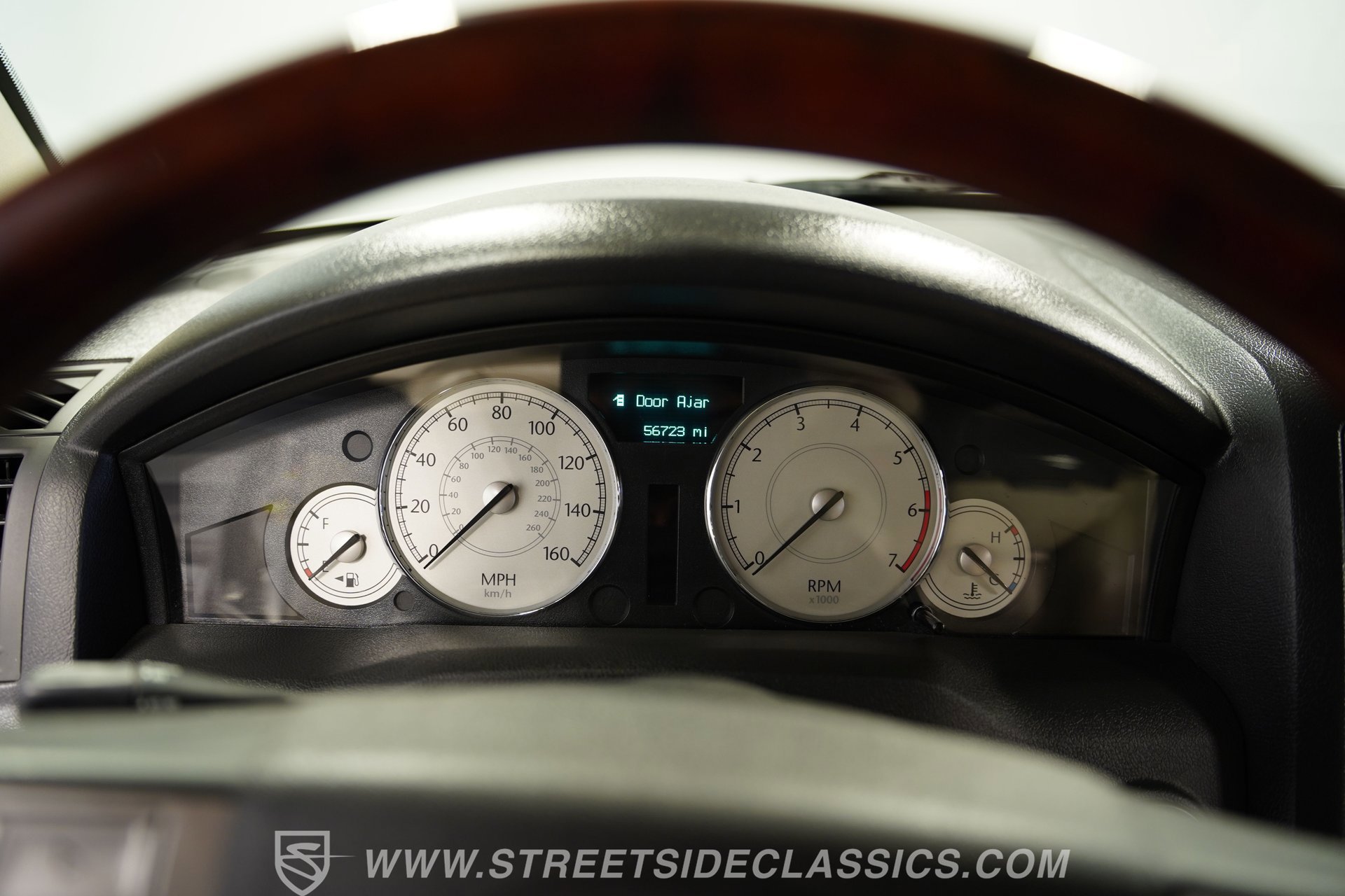 Used 2005 Chrysler 300 C w/ Navigation & Sound Group II image 40