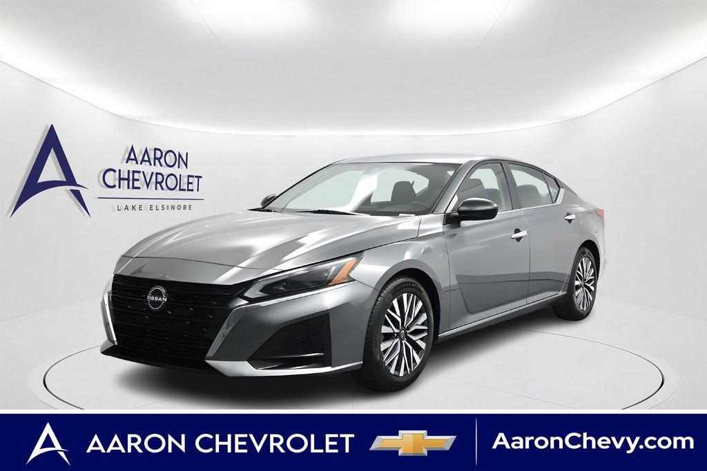 Used 2024 Nissan Altima 2.5 SV