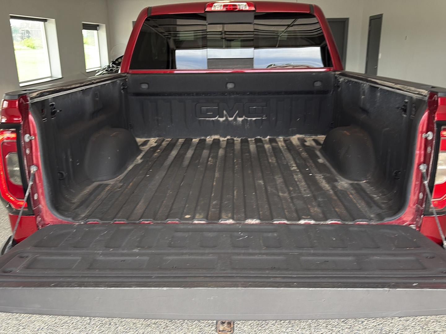Used 2018 GMC Sierra 1500 SLT AWD/4WD image 9