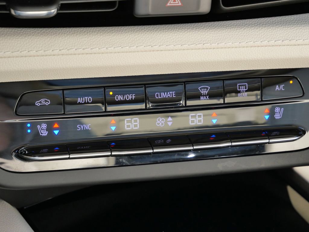Used 2022 Buick Envision Avenir w/ Technology Package II AWD/4WD image 42