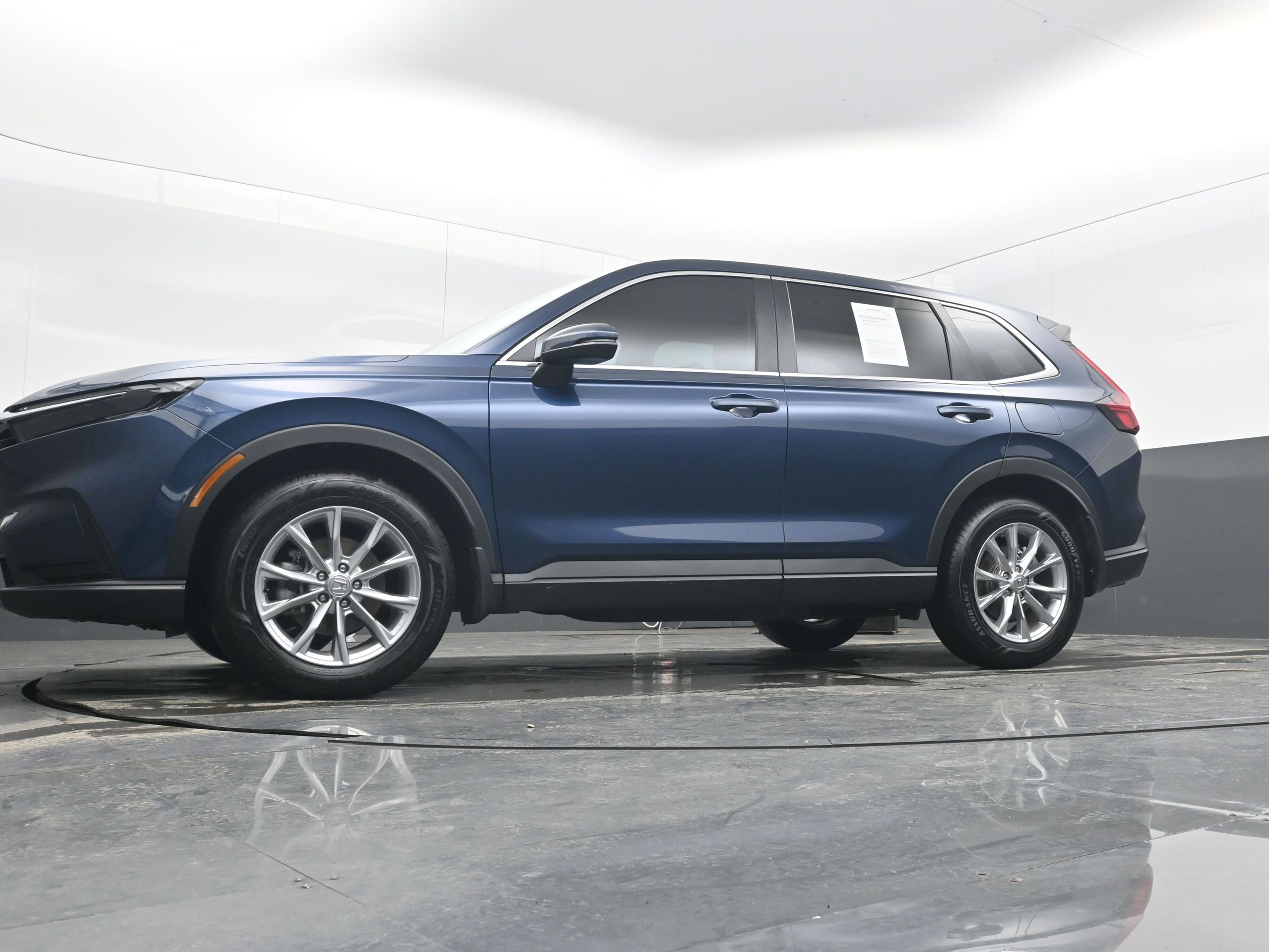 Used 2025 Honda CR-V EX image 27