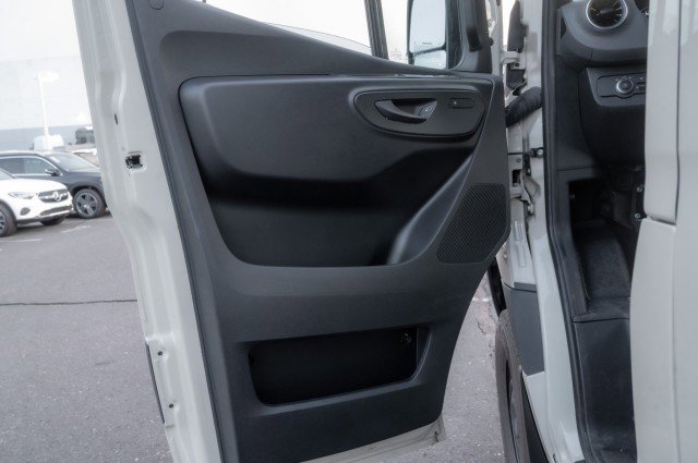 Used 2025 Mercedes-Benz Sprinter 2500 image 13