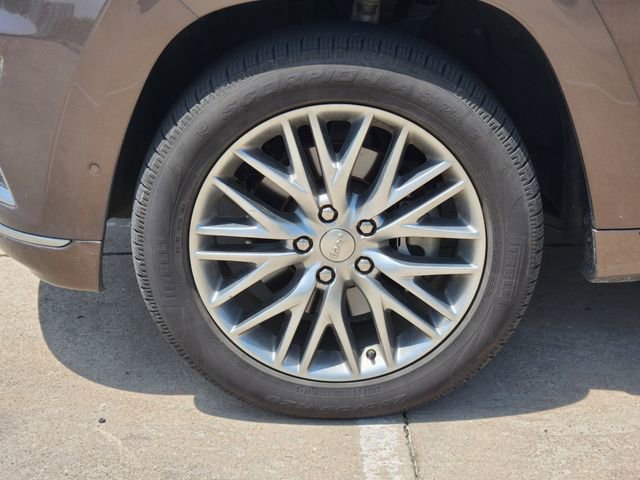 Used 2017 Jeep Grand Cherokee Summit AWD/4WD image 10