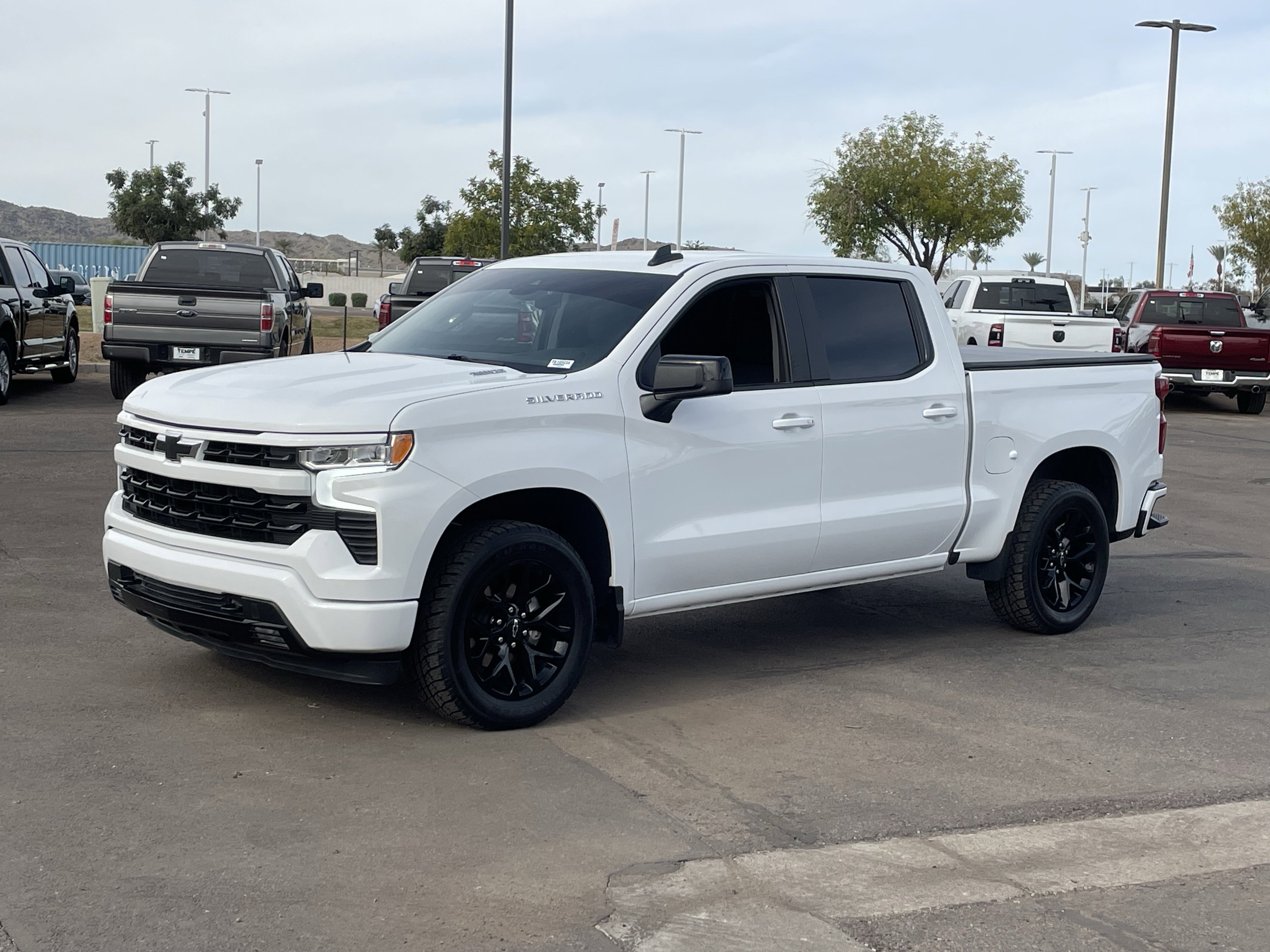 Used 2024 Chevrolet Silverado 1500 RST image 2