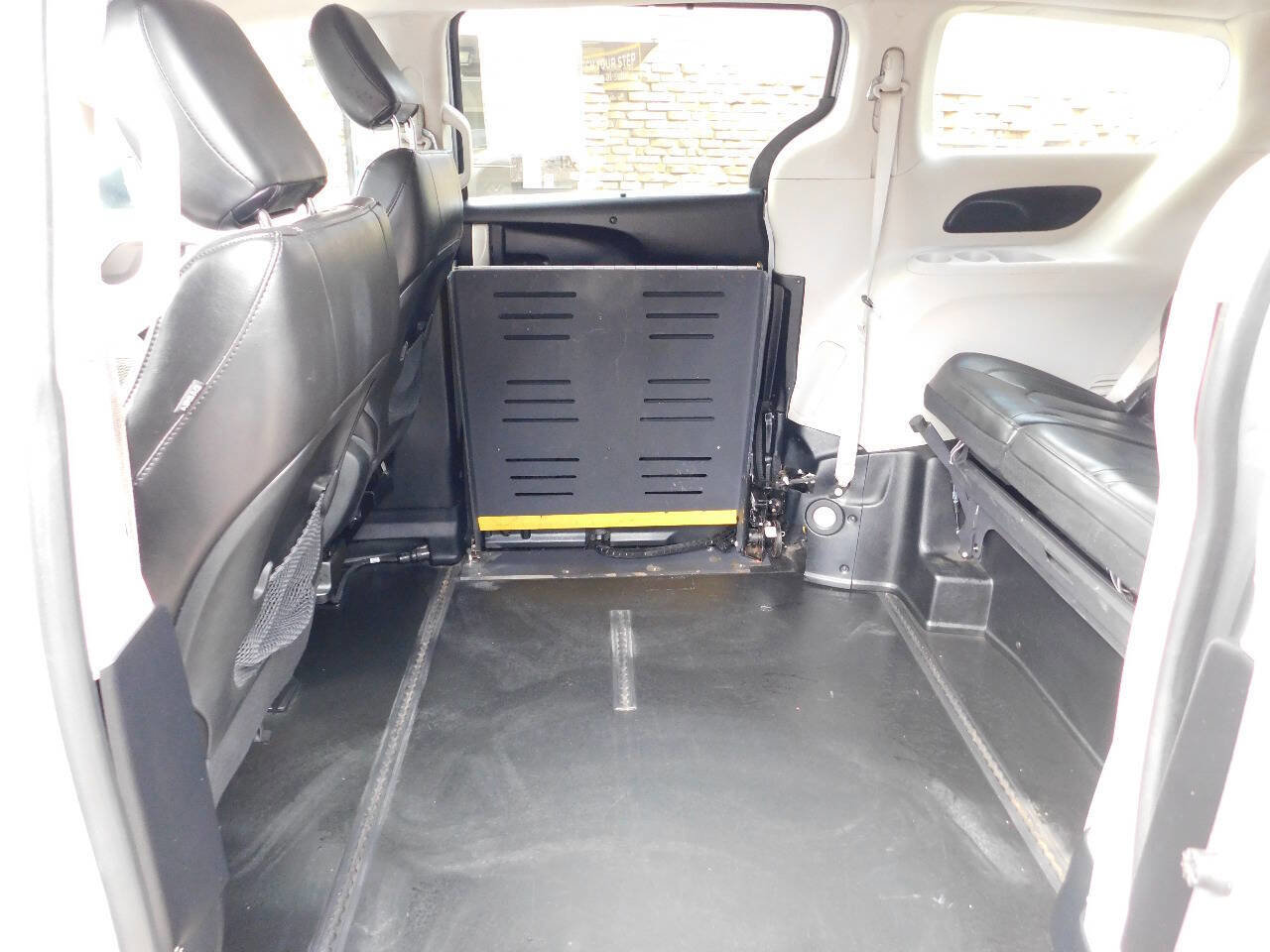 Used 2021 Chrysler Voyager Lxi w/ Cold Weather Group image 29