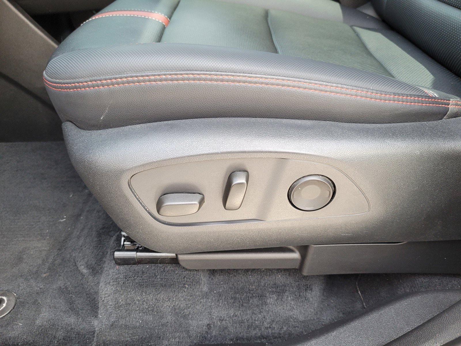 Used 2024 Chevrolet Traverse RS w/ LPO, Floor Liner Package AWD/4WD image 12