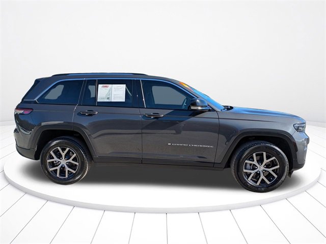 Used 2023 Jeep Grand Cherokee Limited image 3