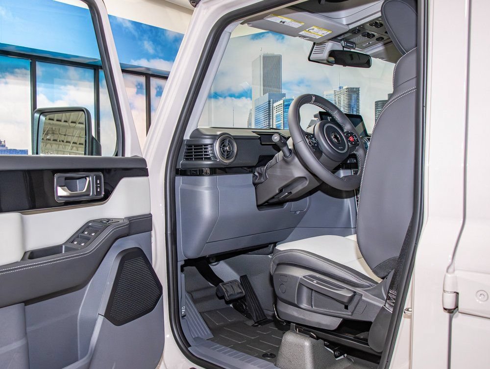 New 2025 INEOS Grenadier Quartermaster AWD/4WD image 13