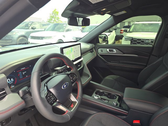 Used 2026 Ford Explorer ST RWD image 13