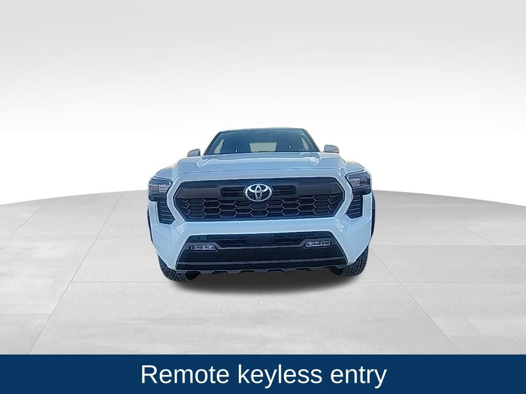 Used 2025 Toyota Tacoma TRD Off-Road image 11