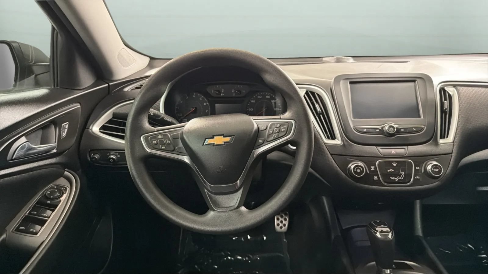Used 2017 Chevrolet Malibu LS w/ LPO, Convenience Package 1 FWD image 10