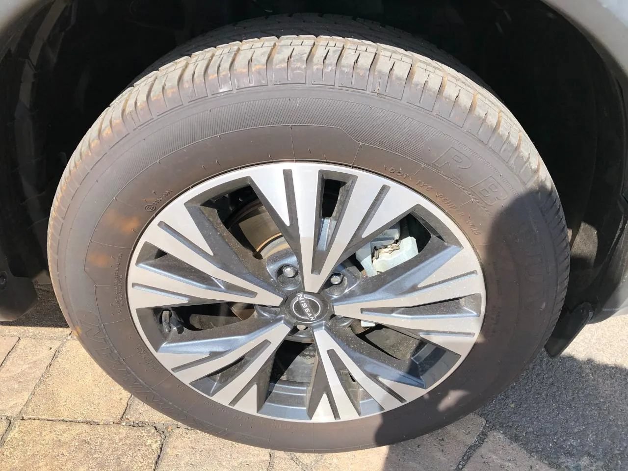 Used 2023 Nissan Rogue SV AWD/4WD image 9