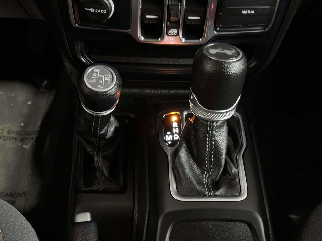 Used 2024 Jeep Wrangler Unlimited Sahara w/ Safety Group image 25