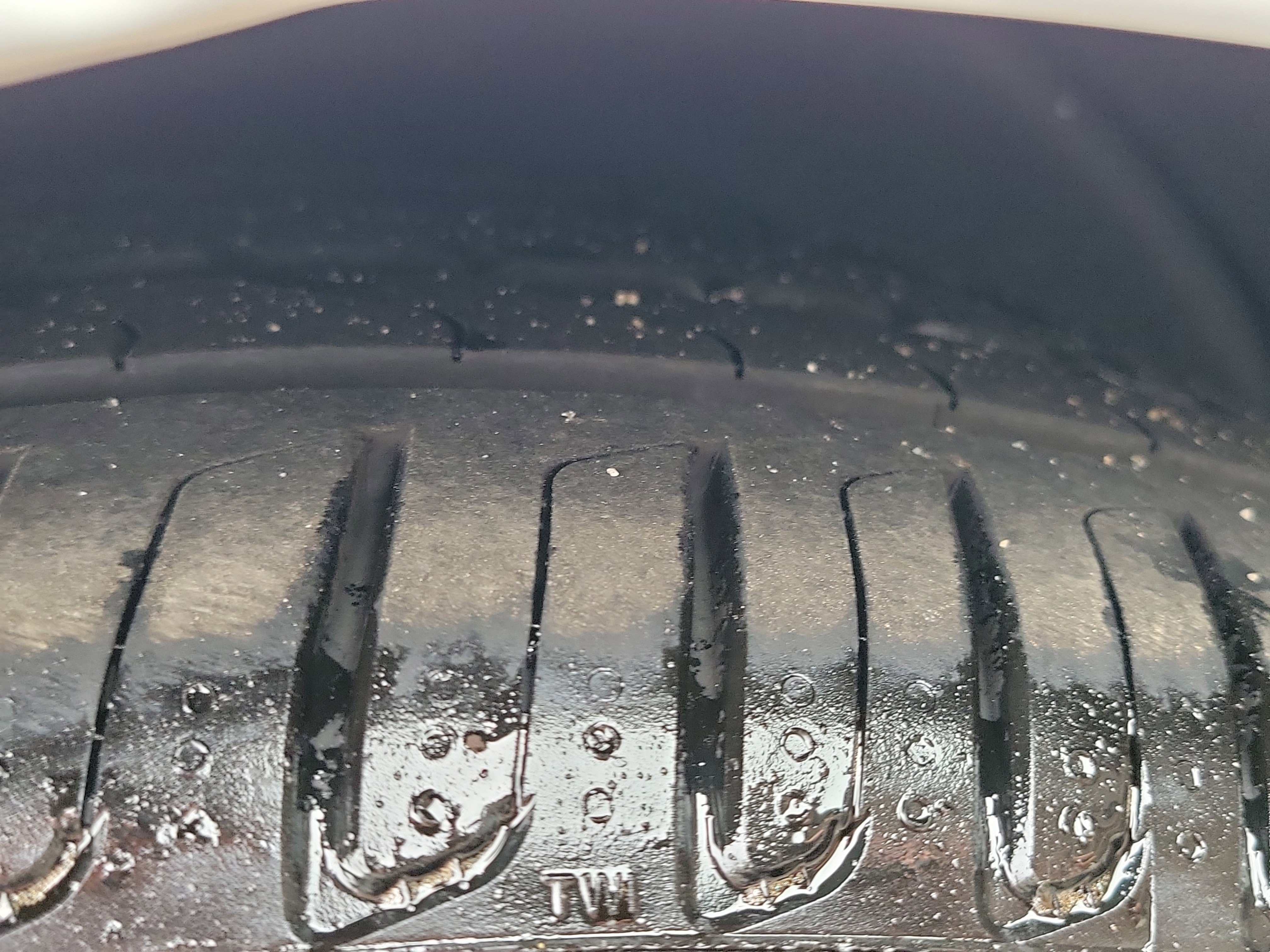 Used 2025 Porsche Taycan image 31