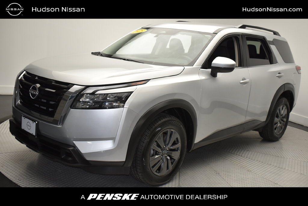 Used 2025 Nissan Pathfinder SV AWD/4WD image 1