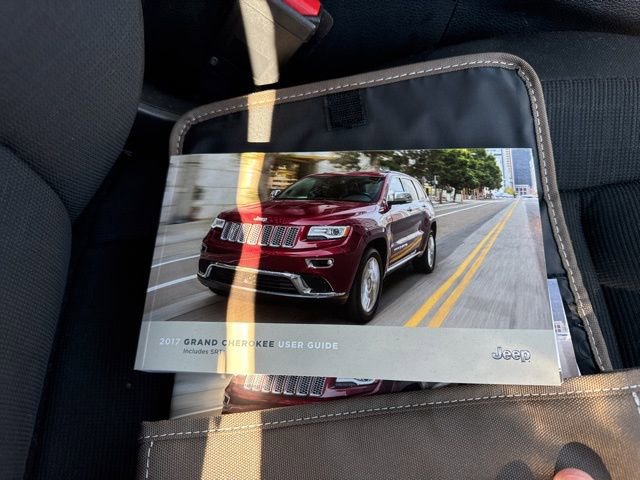 Used 2017 Jeep Grand Cherokee Laredo w/ Quick Order Package 23E image 33