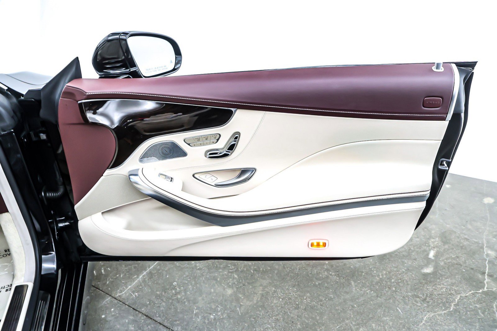 Used 2019 Mercedes-Benz S 560 Cabriolet image 24