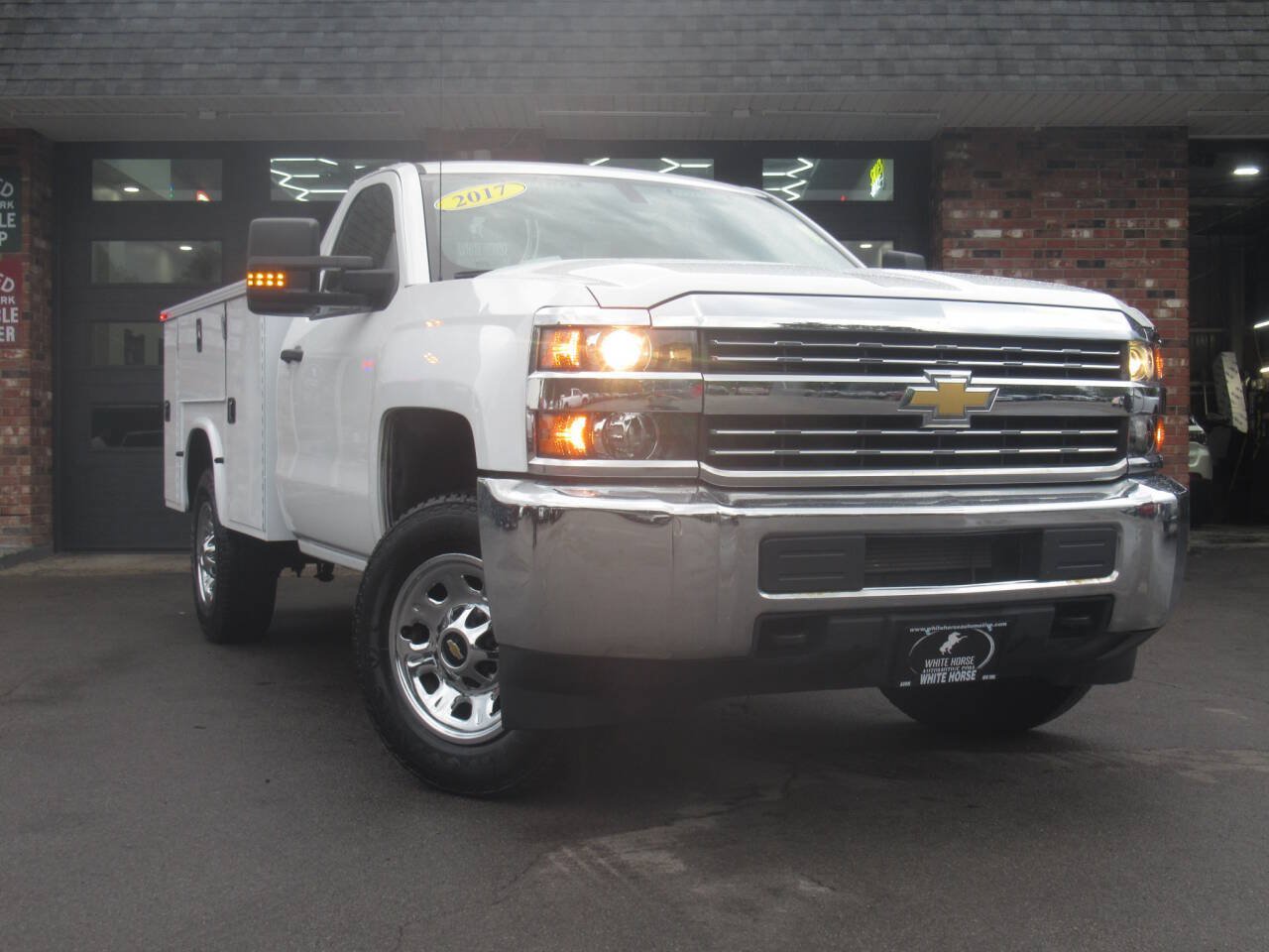 Used 2017 Chevrolet Silverado 3500 W/T AWD/4WD image 2