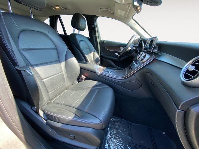 Used 2021 Mercedes-Benz GLC 300 w/ Premium Package image 15